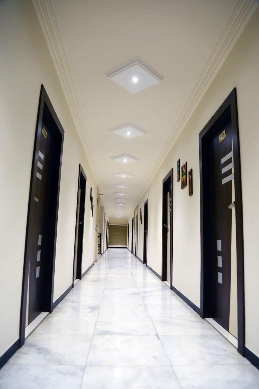 Hotel Regency Jamnagar Bagian luar foto